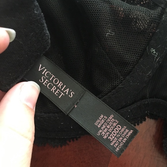 Victoria Secrets bra - Picture 3 of 3